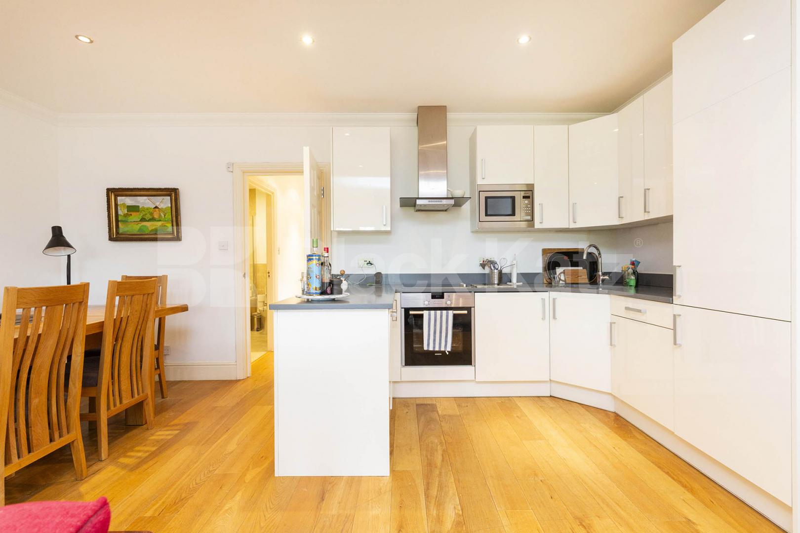 Spacious three bed two bath apartment with balcony and secure parking Cholmeley Park, Highgate 